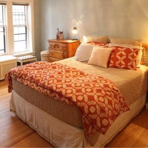 West Elm Full/Queen Duvet Cover (88x92 in) & Matching Pillow Shams (2).